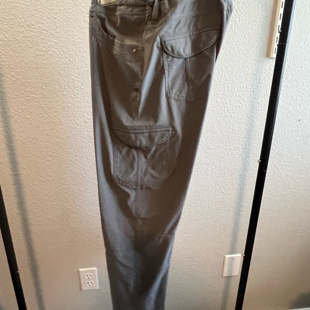 Kuhl Women’s Charcoal Cargo Pants